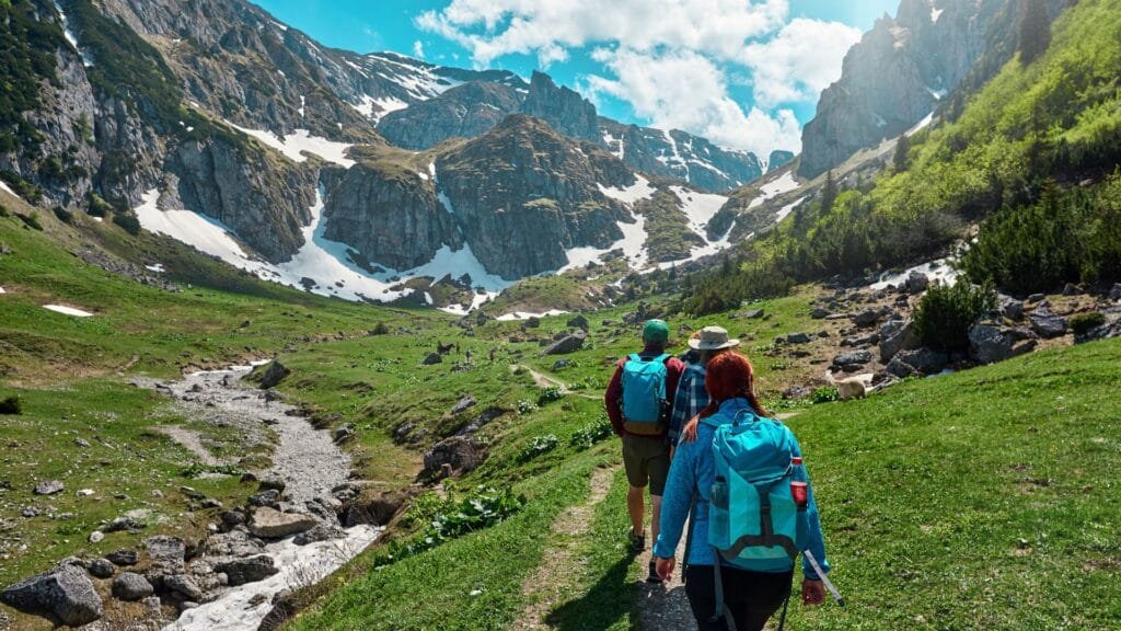 Viajes de Aventura y Senderismo para Solteros: Una Experiencia Única 2 20