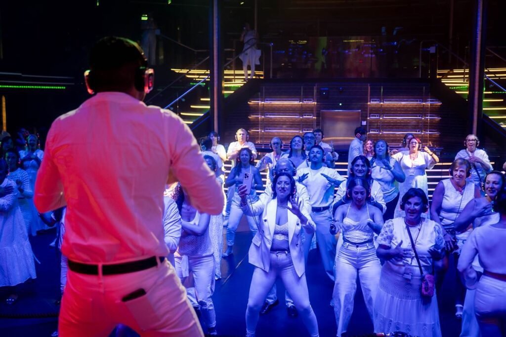 crucero del baile fiesta blanca buscouncrucero.com